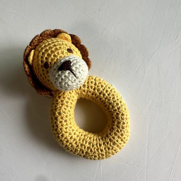 Cheengoo Lion Ring Crocheted Rattle - Picture 3 of 7